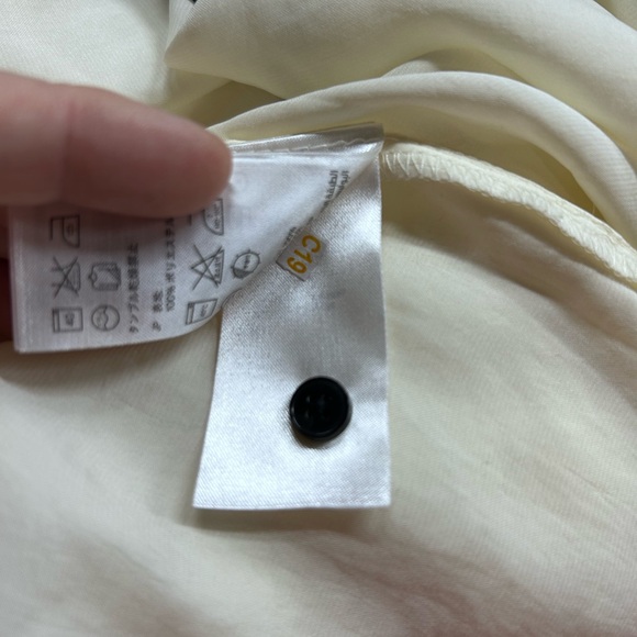 H&M Ivory Blouse with Black Accents - Picture 6 of 6